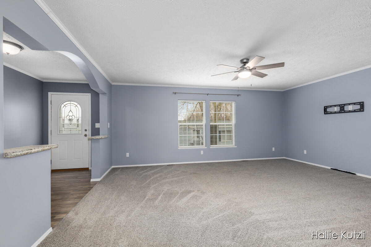 1418 Red Oak Lane, Belmont, MI, 49306