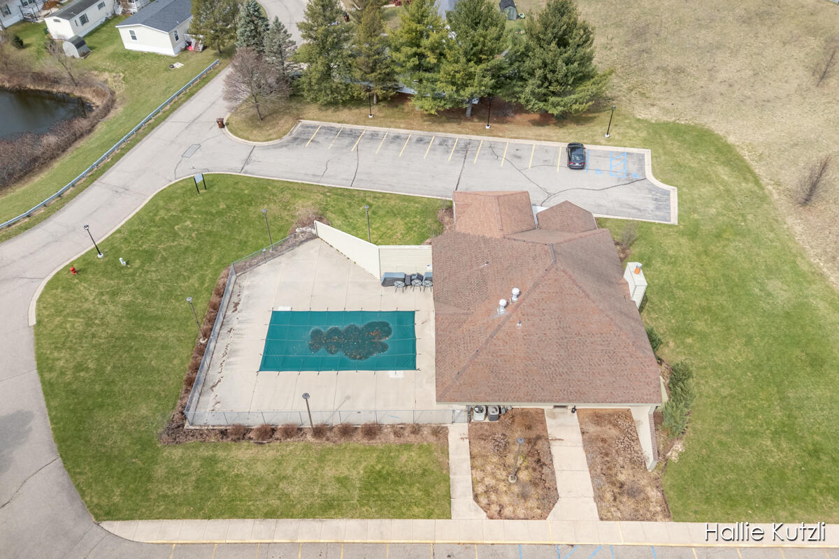 1418 Red Oak Lane, Belmont, MI, 49306