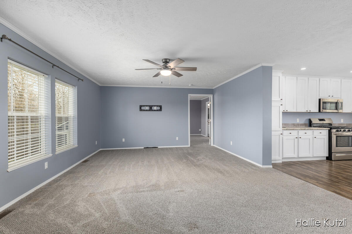 1418 Red Oak Lane, Belmont, MI, 49306