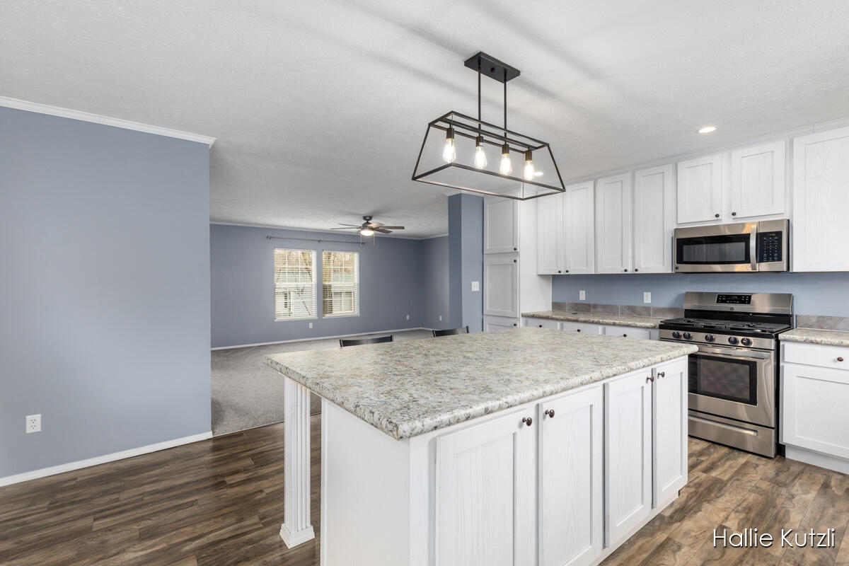 1418 Red Oak Lane, Belmont, MI, 49306
