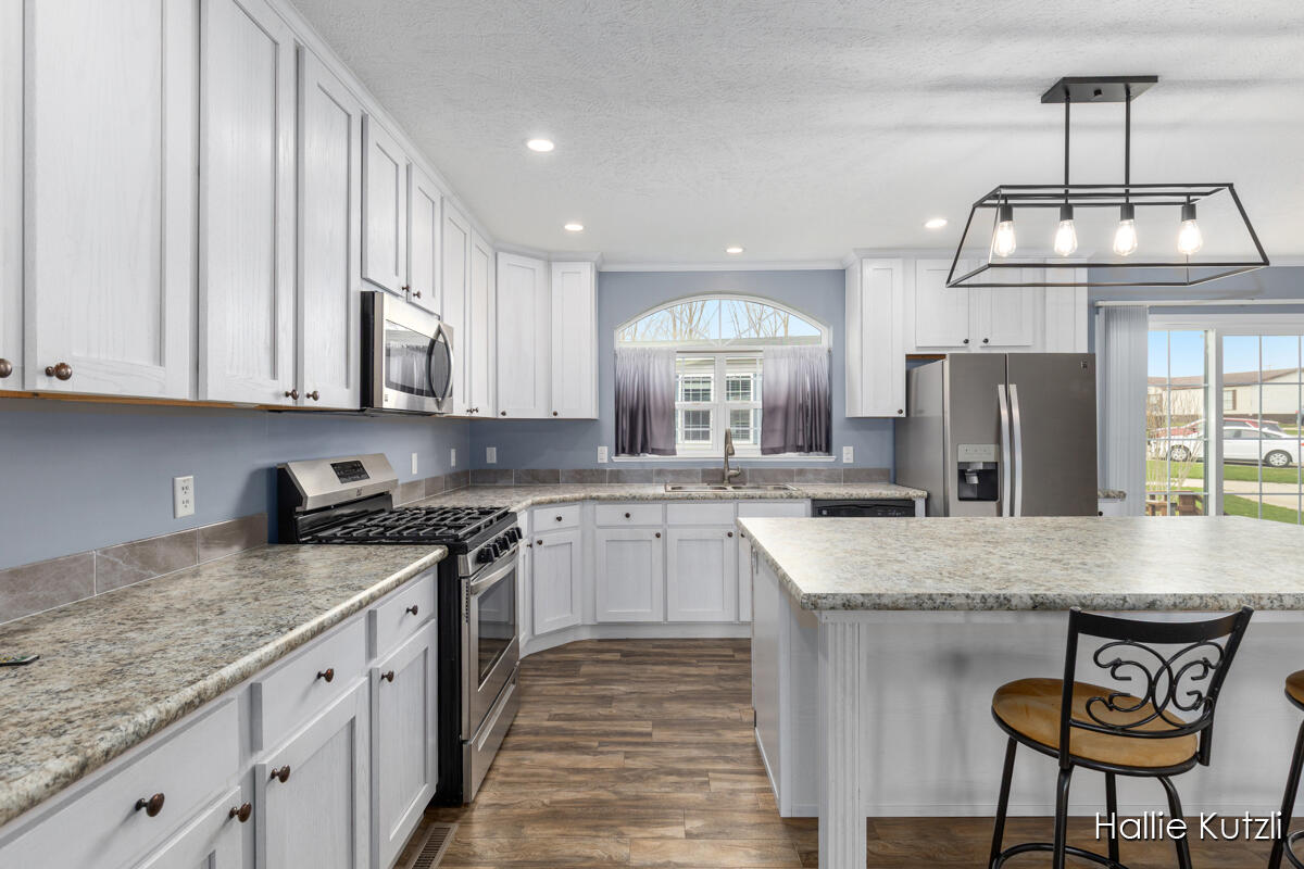 1418 Red Oak Lane, Belmont, MI, 49306