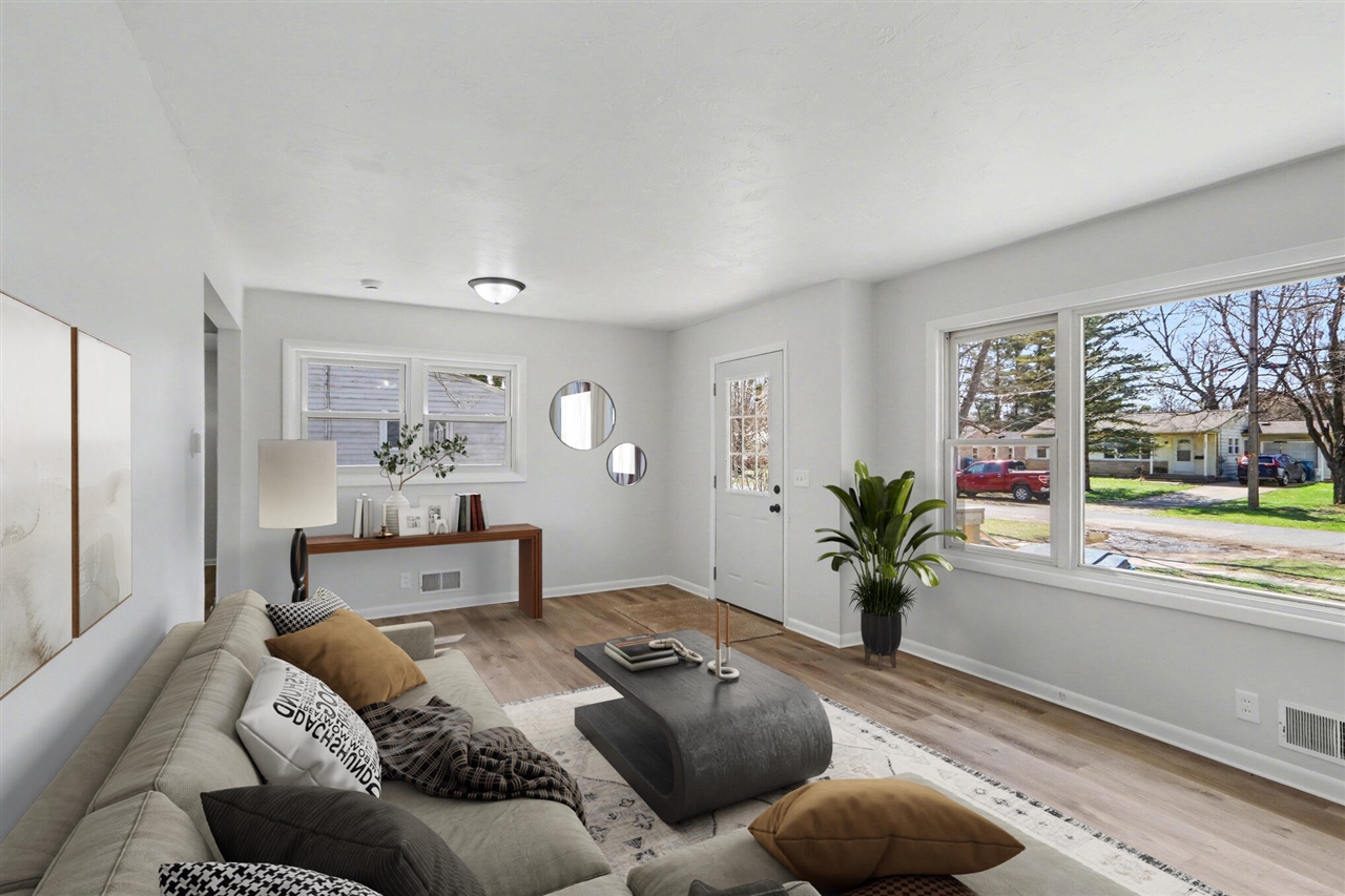 1332 Manor Street, Kalamazoo, MI, 49006