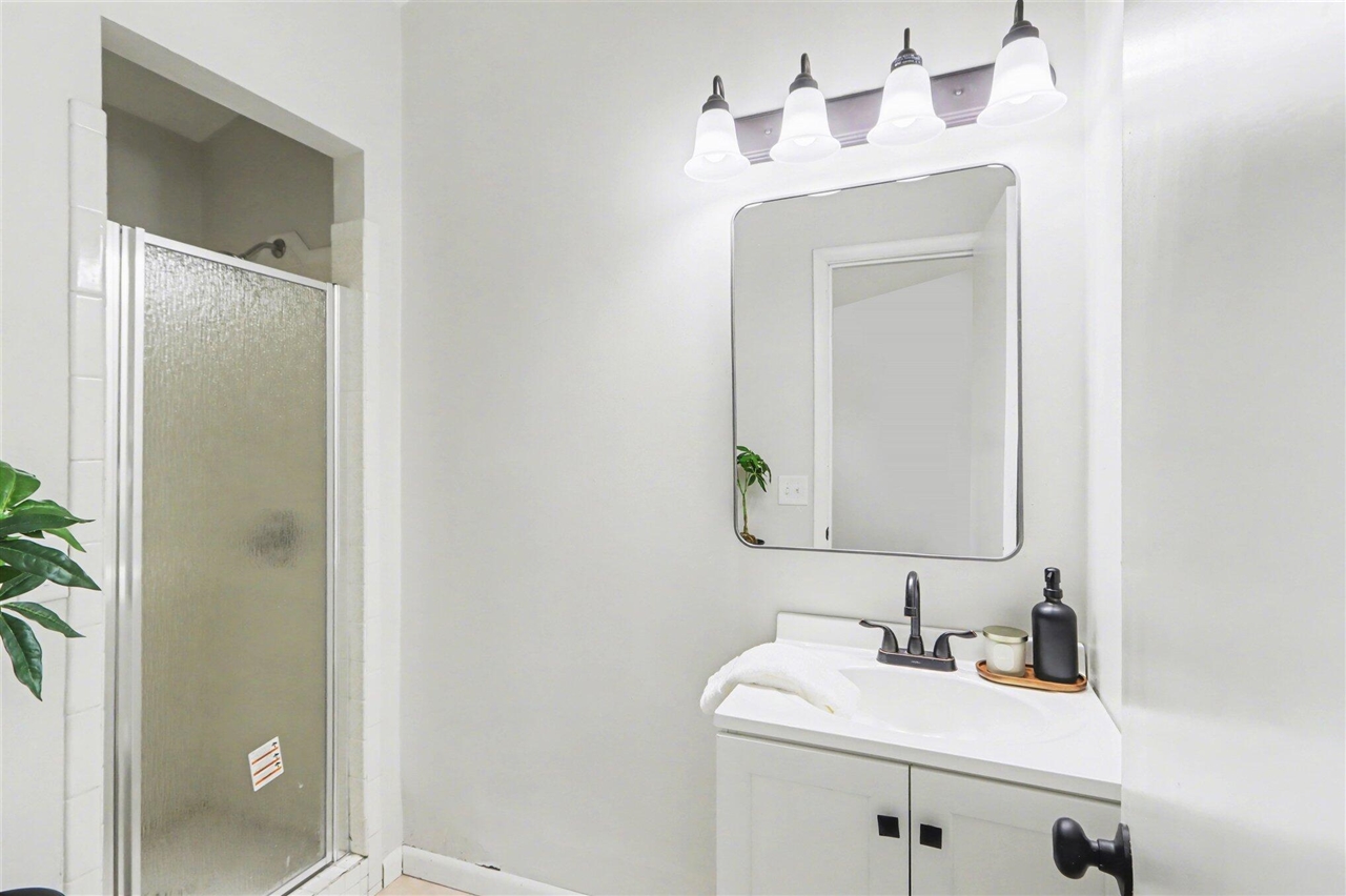 1332 Manor Street, Kalamazoo, MI, 49006