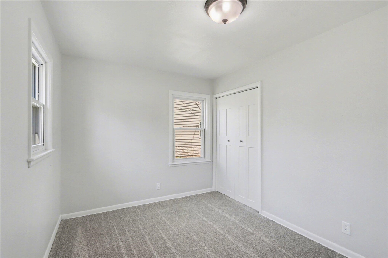 1332 Manor Street, Kalamazoo, MI, 49006