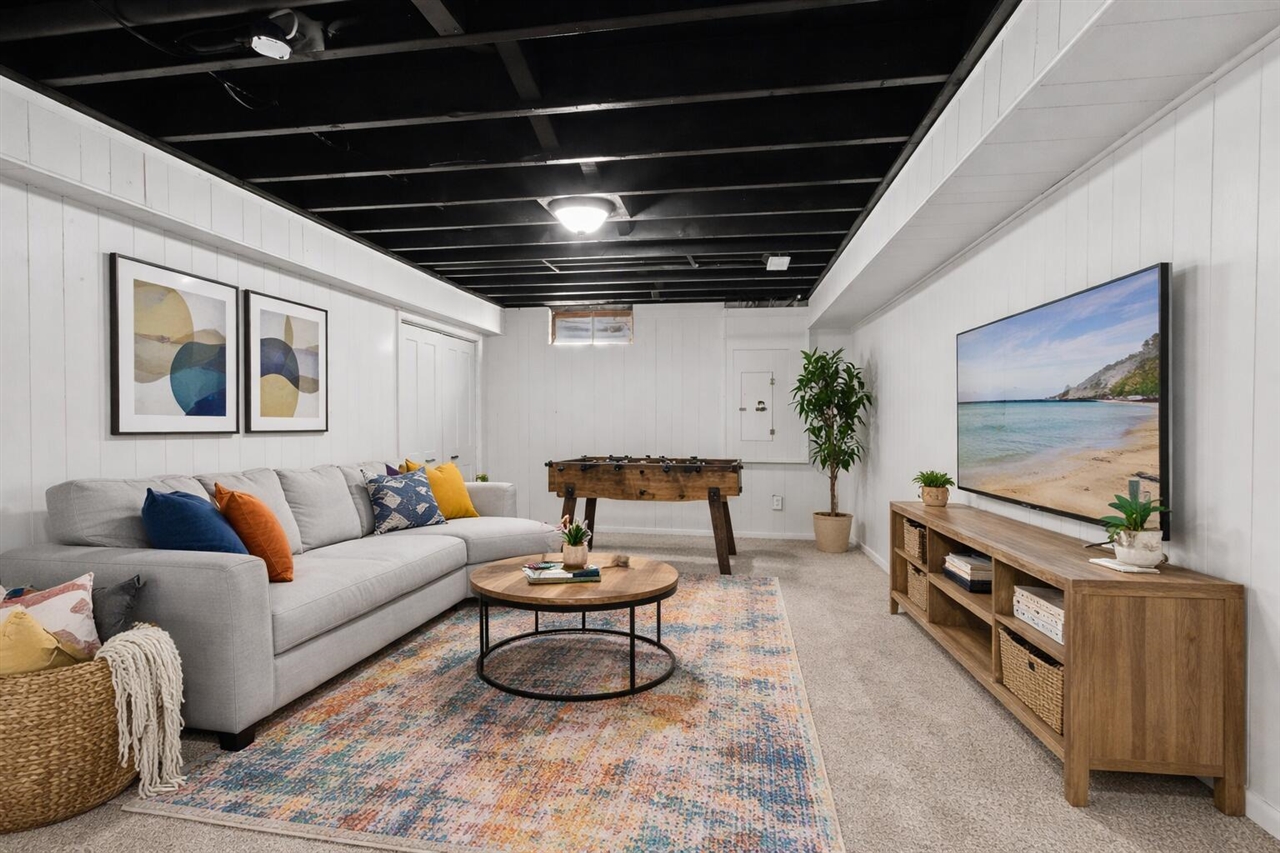 1332 Manor Street, Kalamazoo, MI, 49006