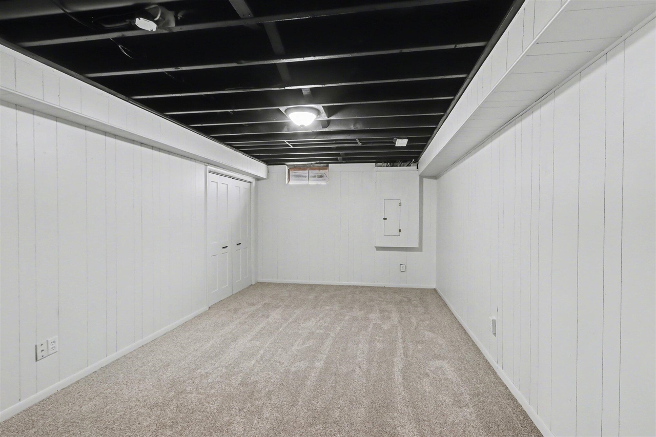 1332 Manor Street, Kalamazoo, MI, 49006