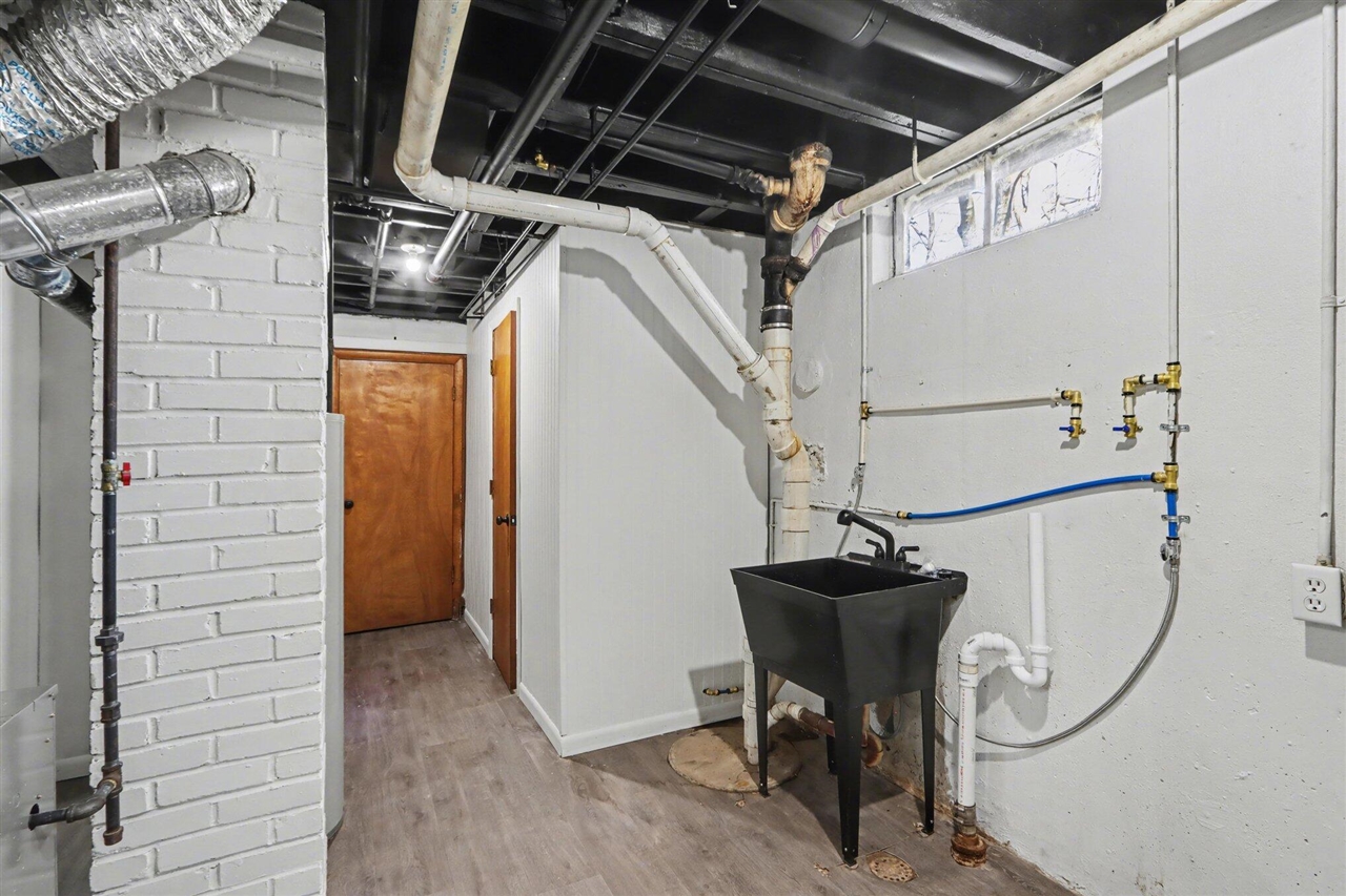 1332 Manor Street, Kalamazoo, MI, 49006