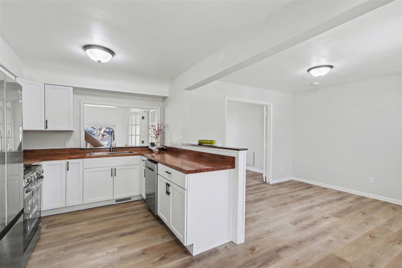 1332 Manor Street, Kalamazoo, MI, 49006