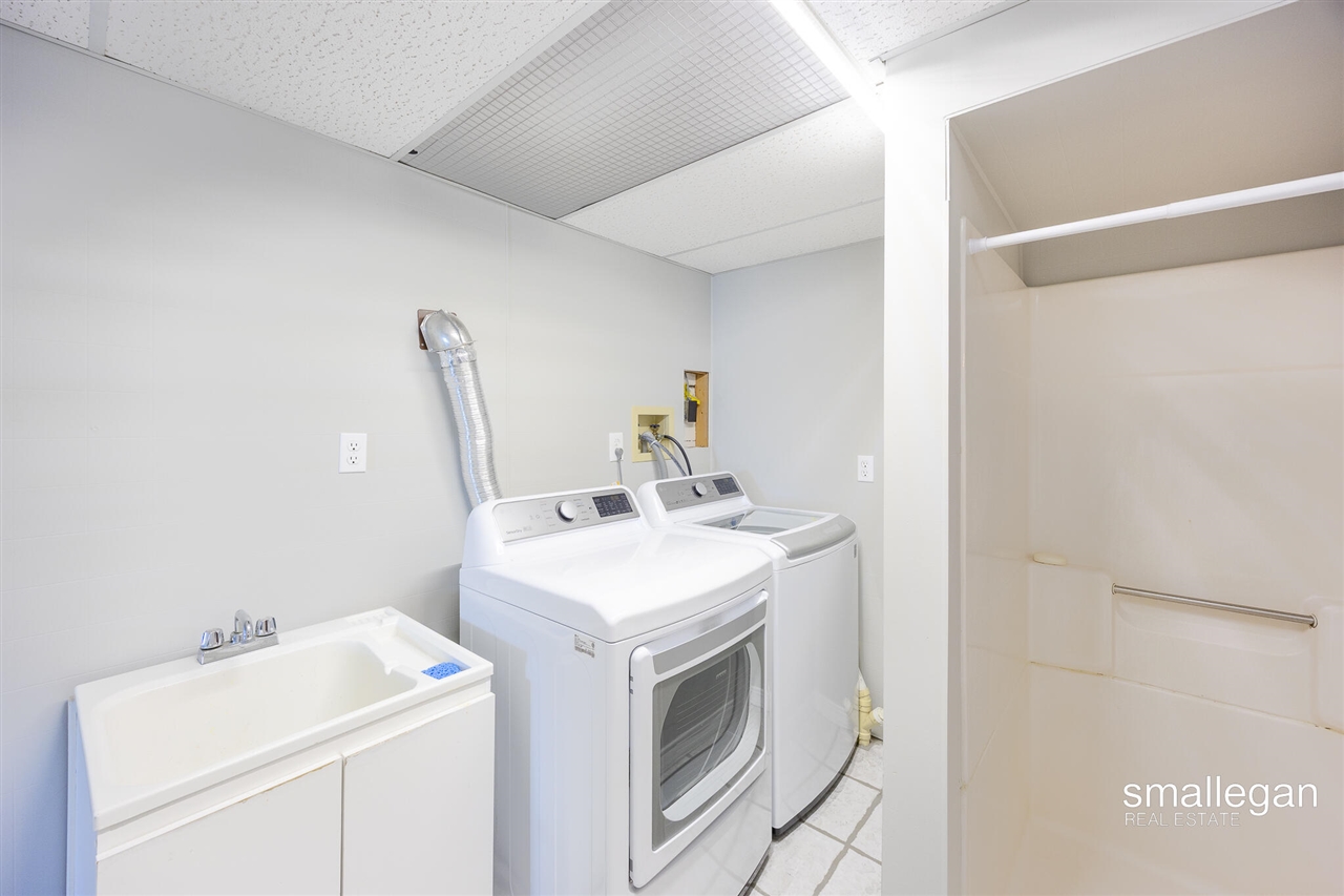 8884 Suwanee Trail, Howard City, MI, 49329