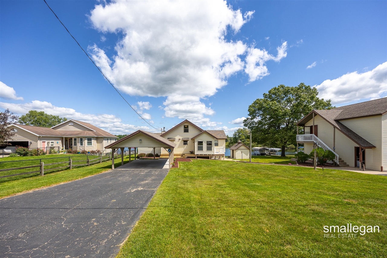 8884 Suwanee Trail, Howard City, MI, 49329