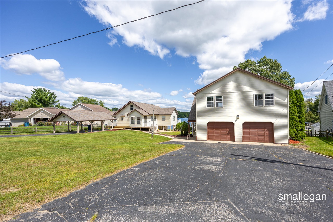 8884 Suwanee Trail, Howard City, MI, 49329