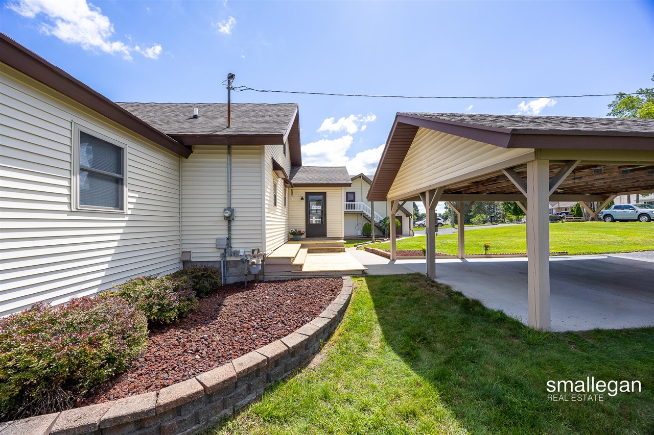 8884 Suwanee Trail, Howard City, MI, 49329