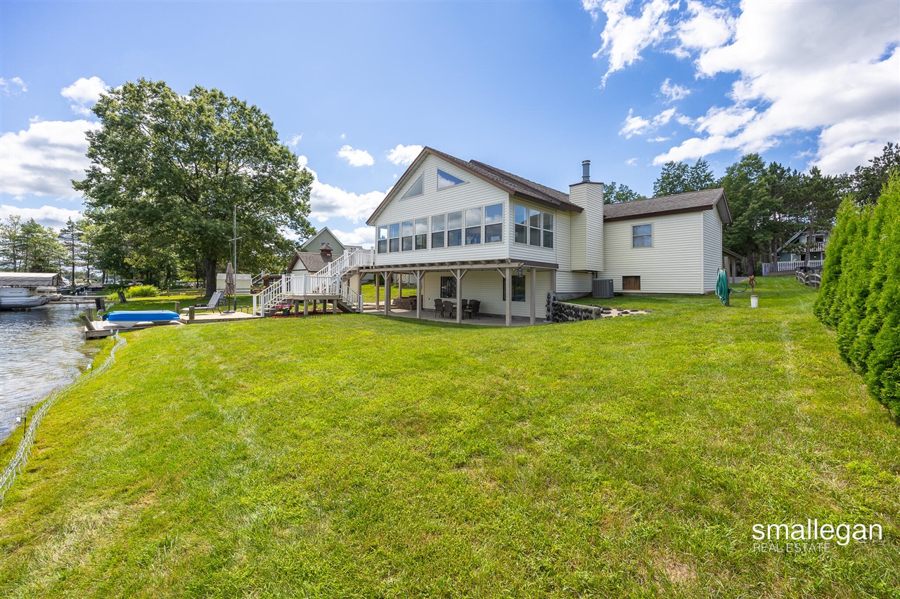 8884 Suwanee Trail, Howard City, MI, 49329