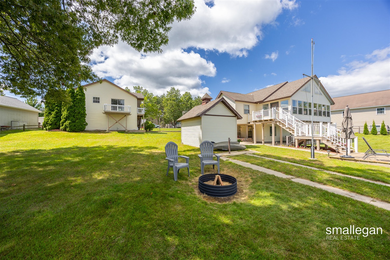 8884 Suwanee Trail, Howard City, MI, 49329