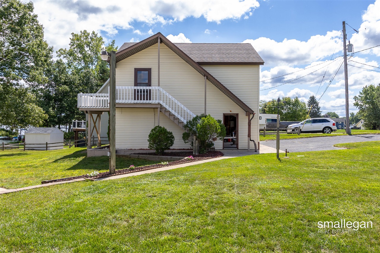 8884 Suwanee Trail, Howard City, MI, 49329