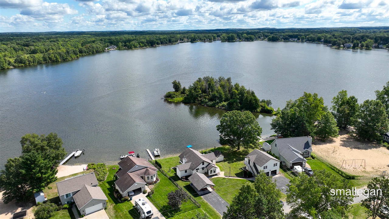 8884 Suwanee Trail, Howard City, MI, 49329