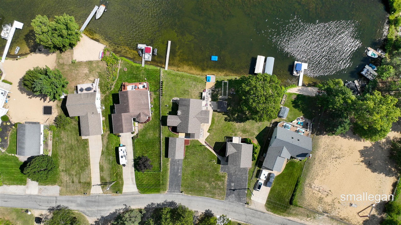 8884 Suwanee Trail, Howard City, MI, 49329