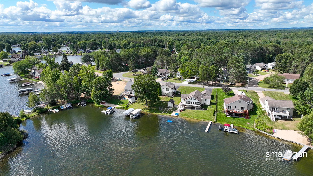 8884 Suwanee Trail, Howard City, MI, 49329