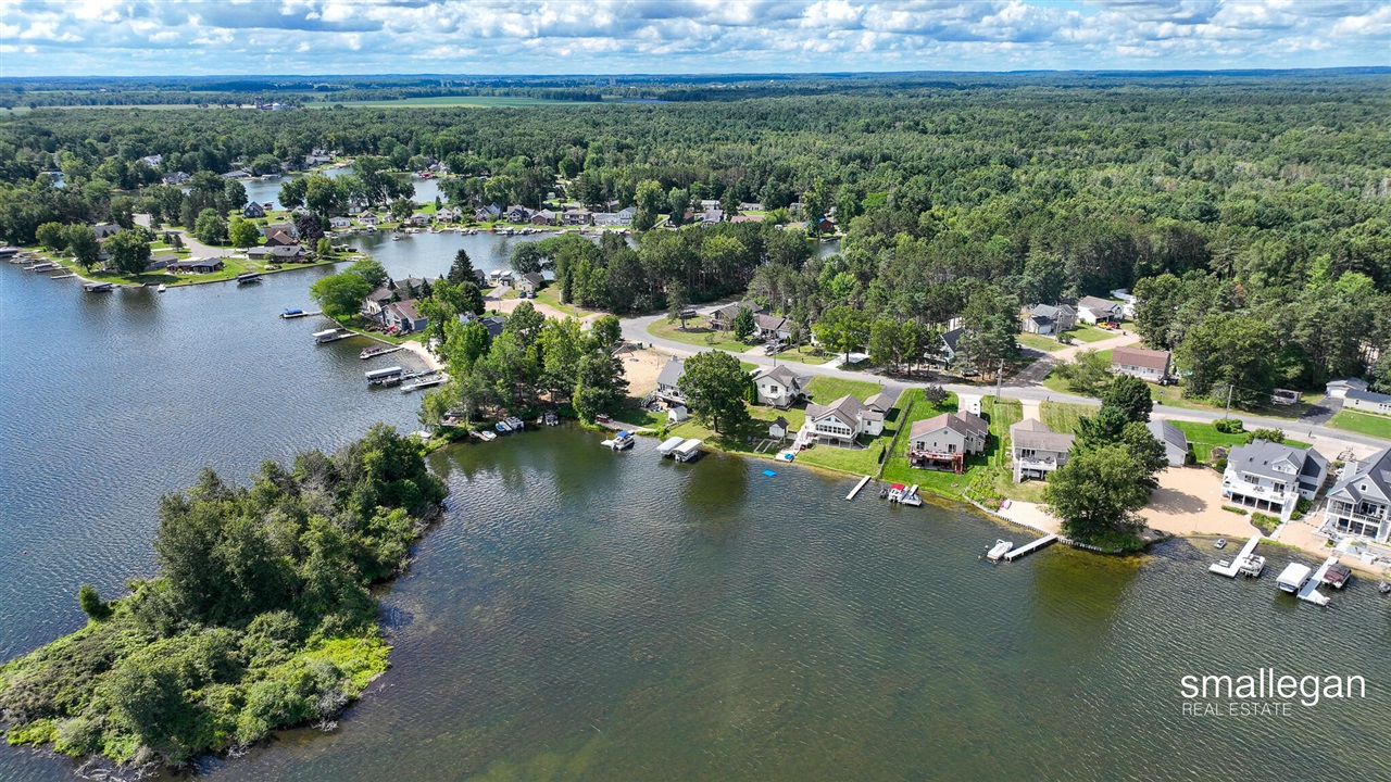 8884 Suwanee Trail, Howard City, MI, 49329