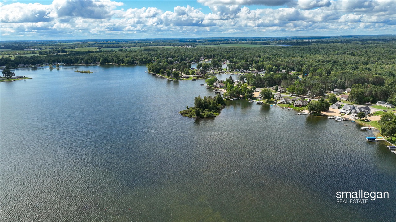 8884 Suwanee Trail, Howard City, MI, 49329