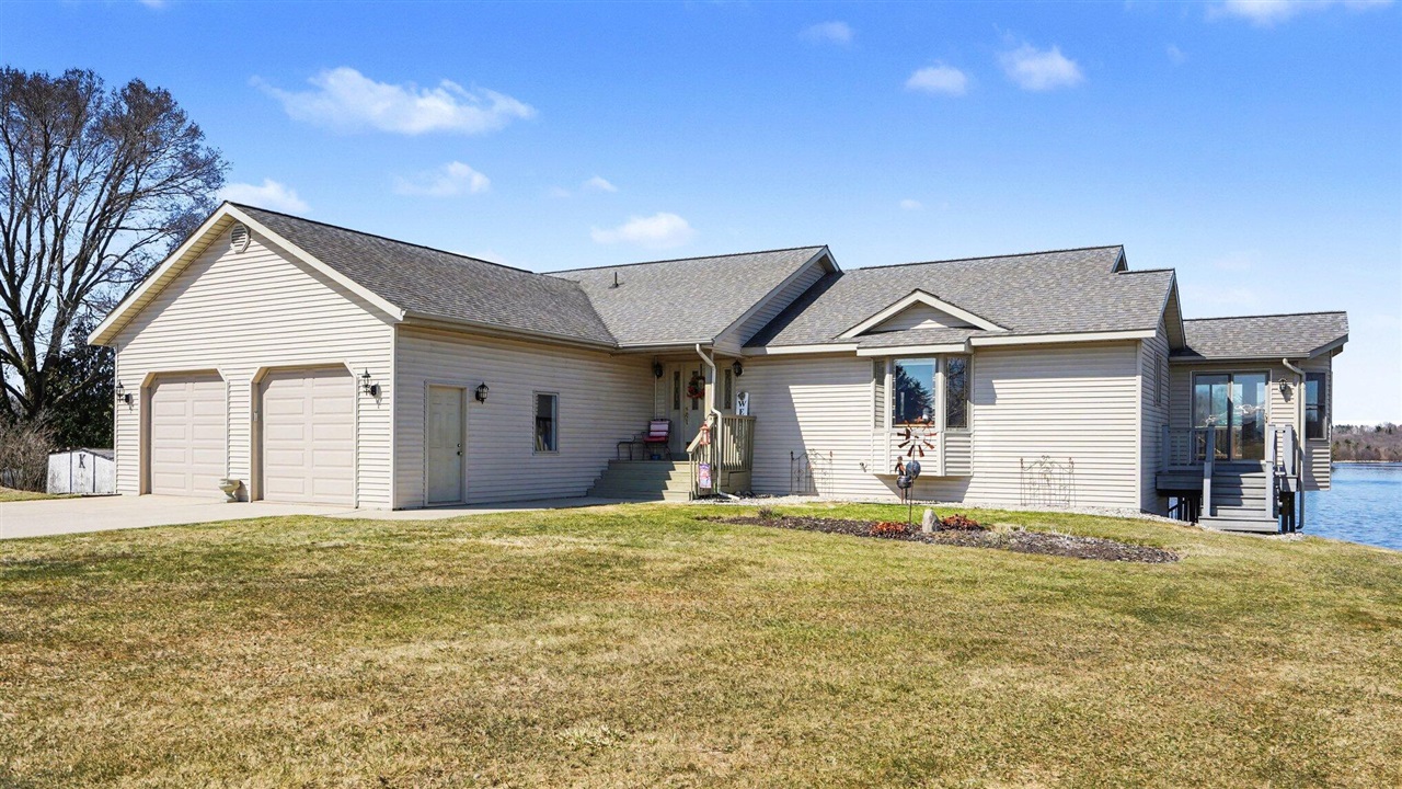 4375 Pleasantview Drive, Gladwin, MI, 48624-9266