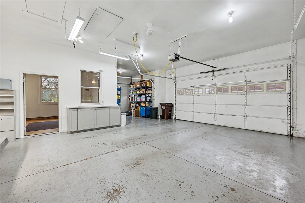 12126 Harvest Drive, Grass Lake, MI, 49240-9446