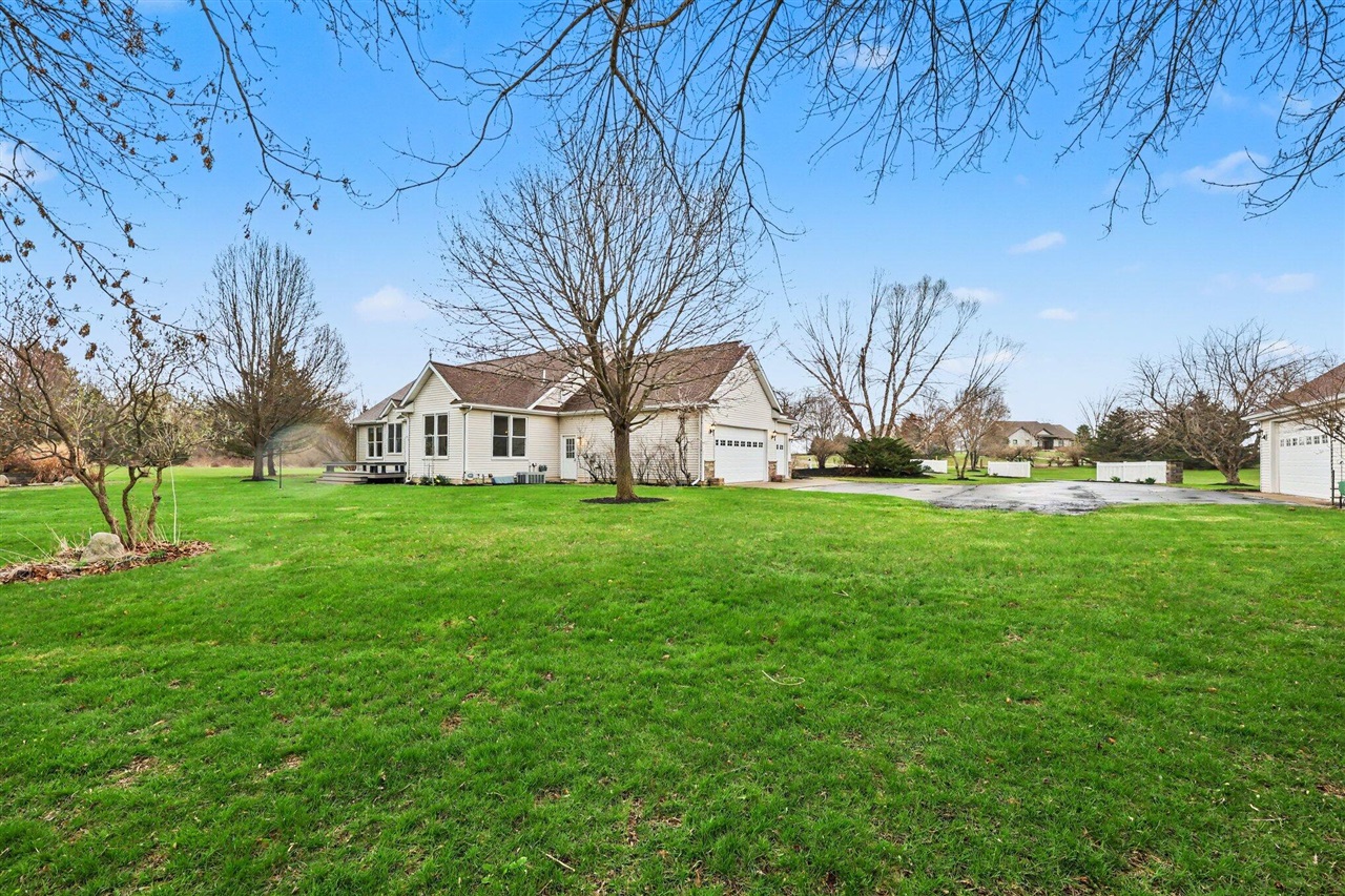 12126 Harvest Drive, Grass Lake, MI, 49240-9446