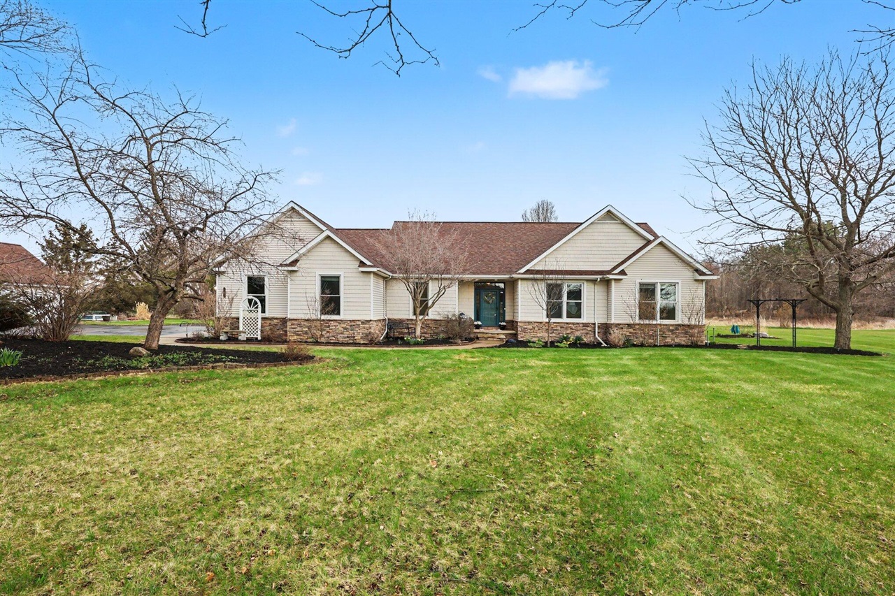 12126 Harvest Drive, Grass Lake, MI, 49240-9446