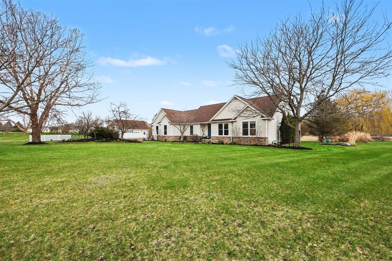 12126 Harvest Drive, Grass Lake, MI, 49240-9446