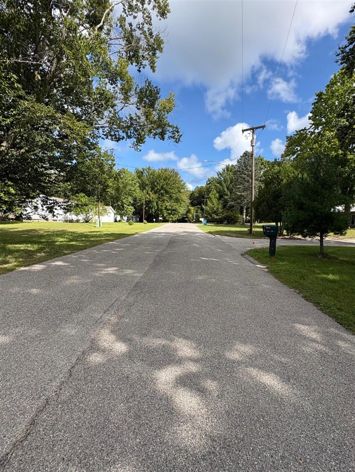 8349 Leecrest Boulevard, Onekama, MI, 49675-46675