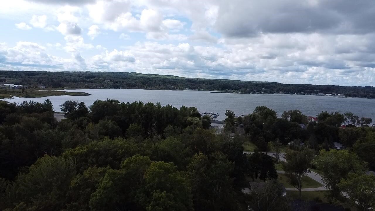 8349 Leecrest Boulevard, Onekama, MI, 49675-46675