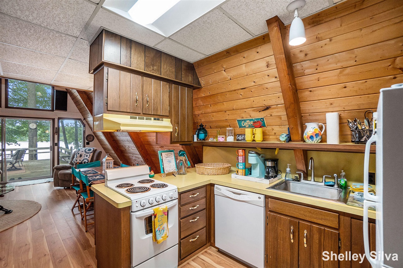 270 N Jack Pine Road, Fountain, MI, 49410-9728