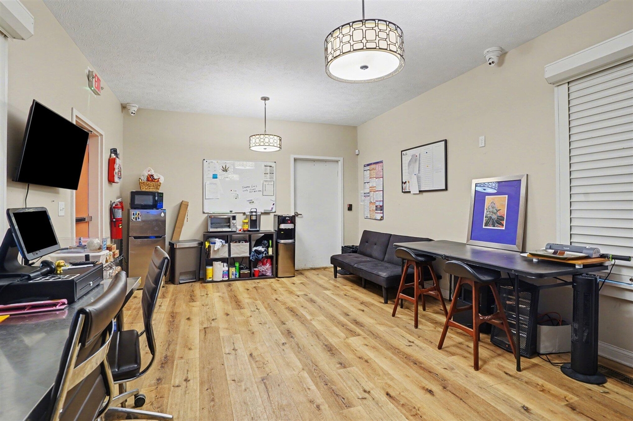 2918 Blue Star Highway, Douglas, MI, 49406-5207