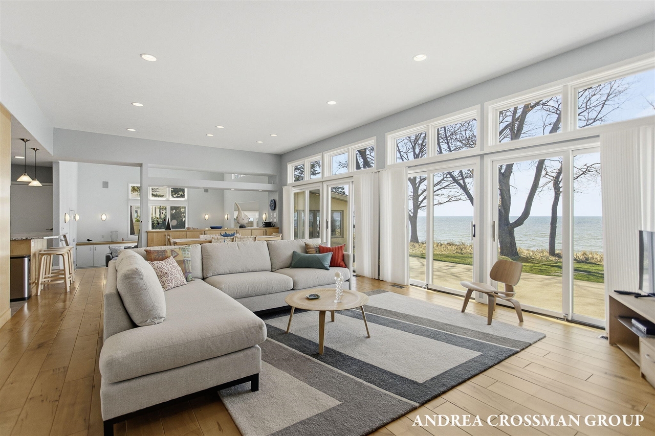 6129 Lakeshore Avenue, West Olive, MI, 49460-9186