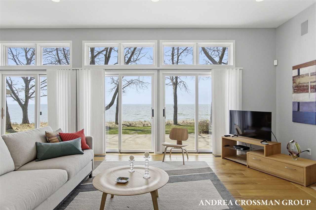 6129 Lakeshore Avenue, West Olive, MI, 49460-9186