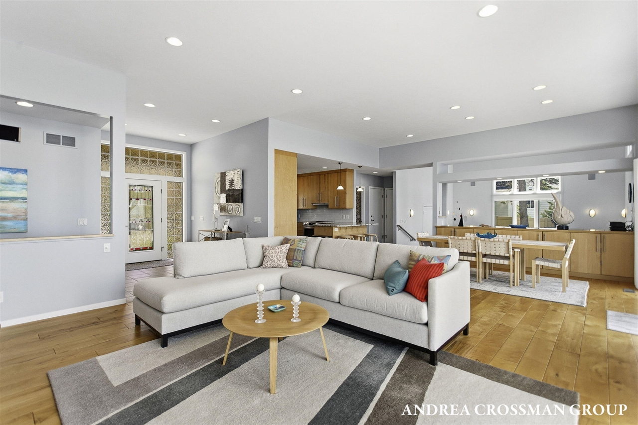 6129 Lakeshore Avenue, West Olive, MI, 49460-9186