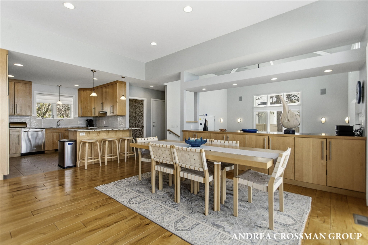 6129 Lakeshore Avenue, West Olive, MI, 49460-9186