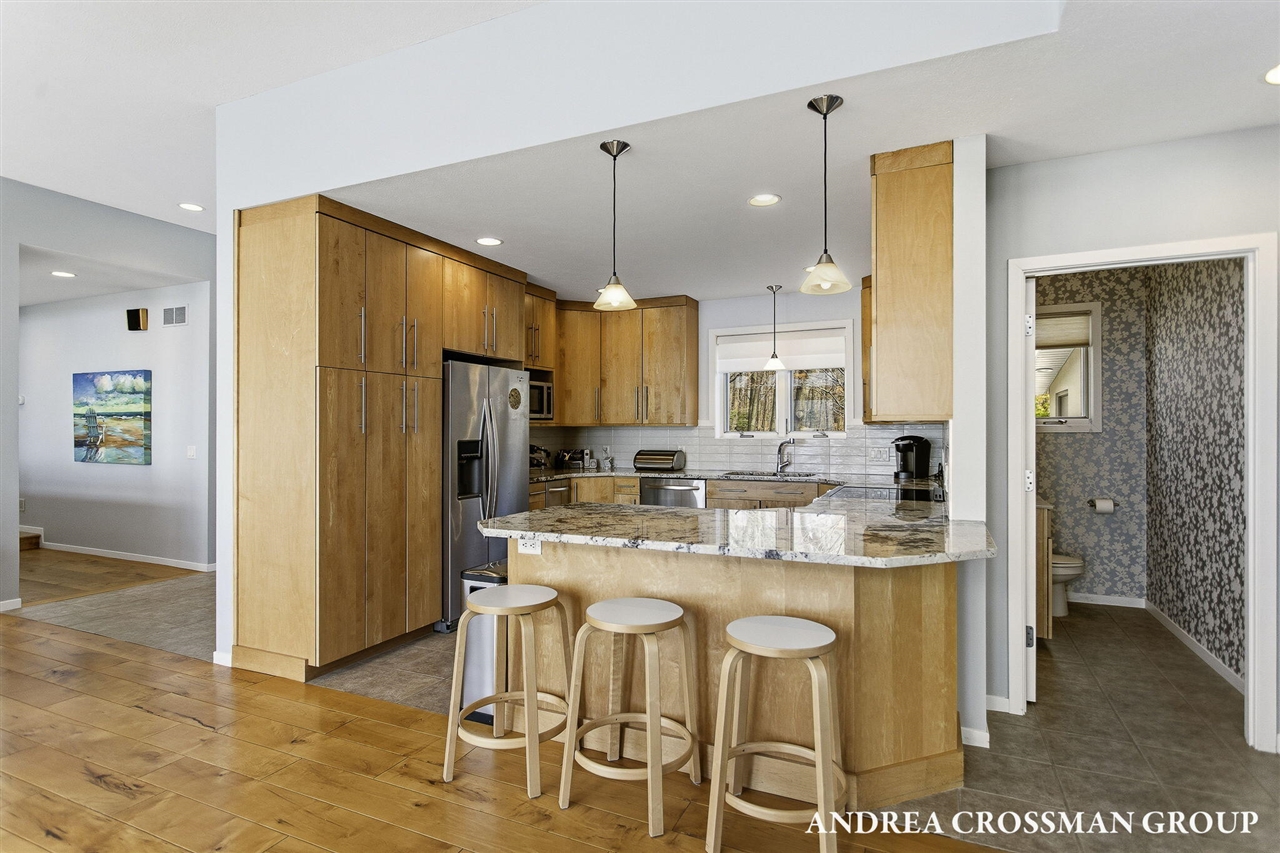 6129 Lakeshore Avenue, West Olive, MI, 49460-9186