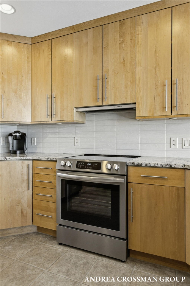 6129 Lakeshore Avenue, West Olive, MI, 49460-9186