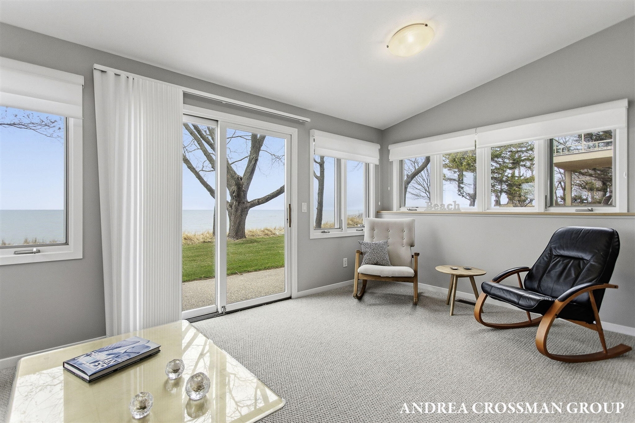 6129 Lakeshore Avenue, West Olive, MI, 49460-9186