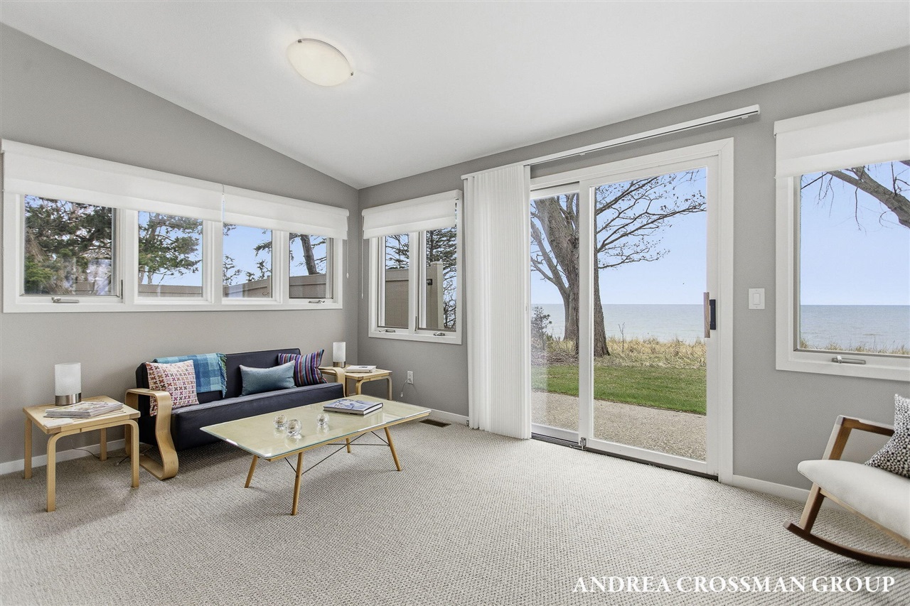 6129 Lakeshore Avenue, West Olive, MI, 49460-9186