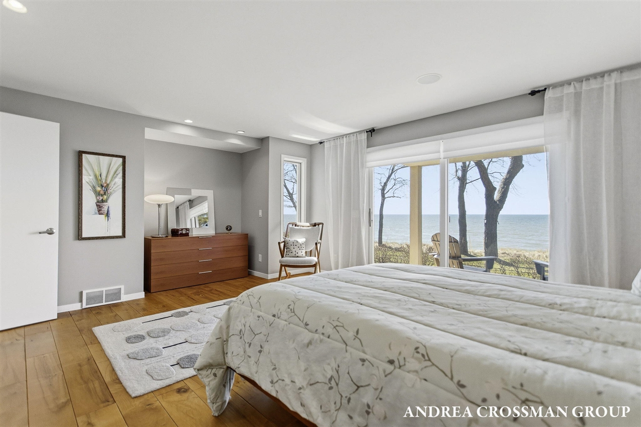 6129 Lakeshore Avenue, West Olive, MI, 49460-9186