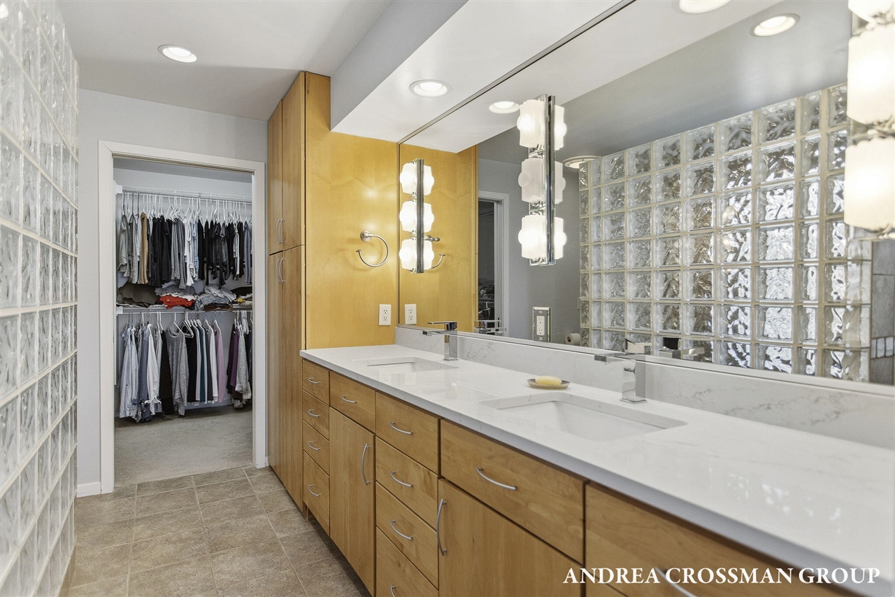 6129 Lakeshore Avenue, West Olive, MI, 49460-9186