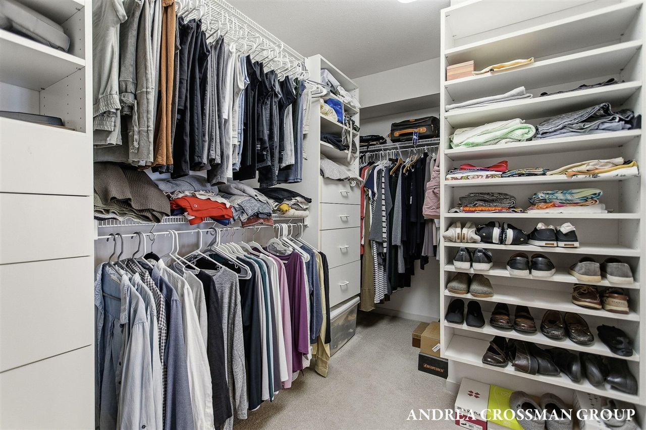 6129 Lakeshore Avenue, West Olive, MI, 49460-9186