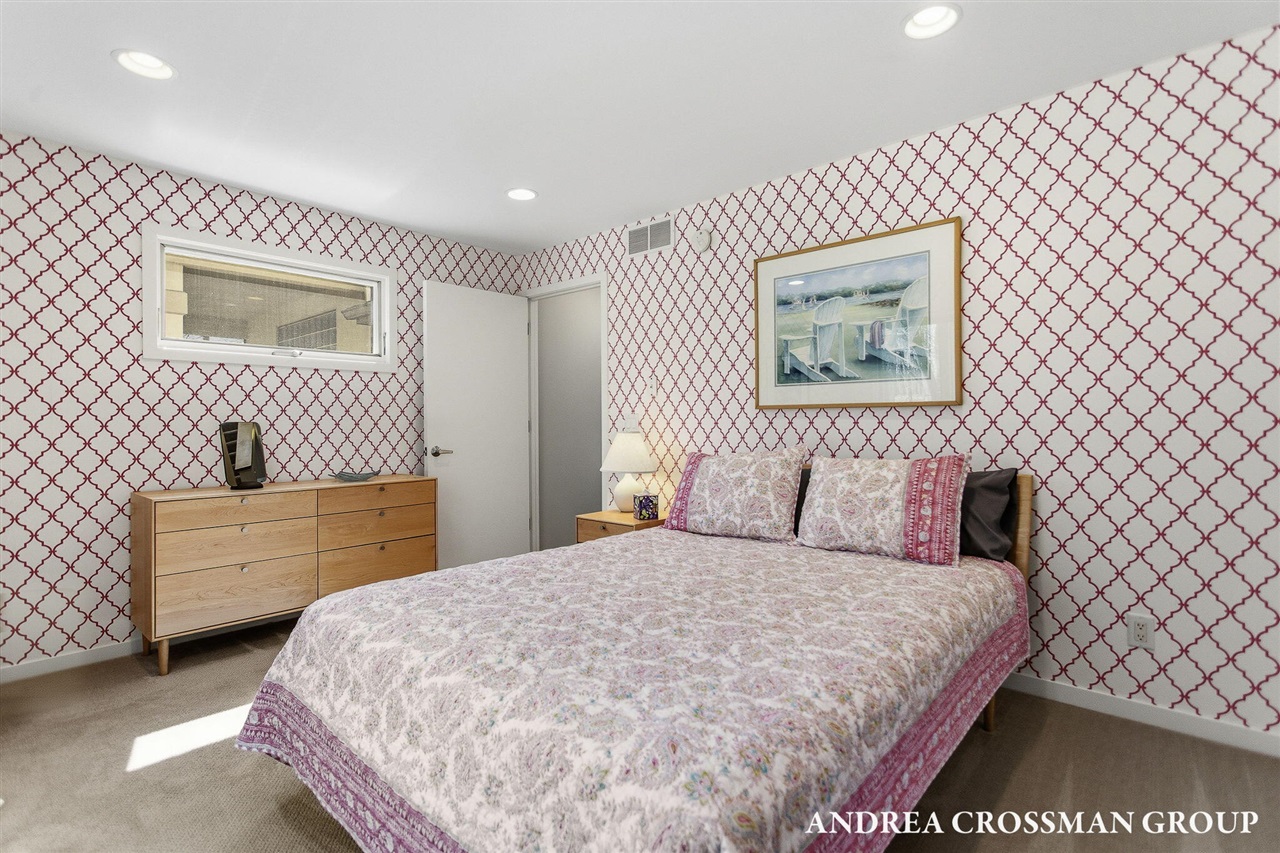 6129 Lakeshore Avenue, West Olive, MI, 49460-9186