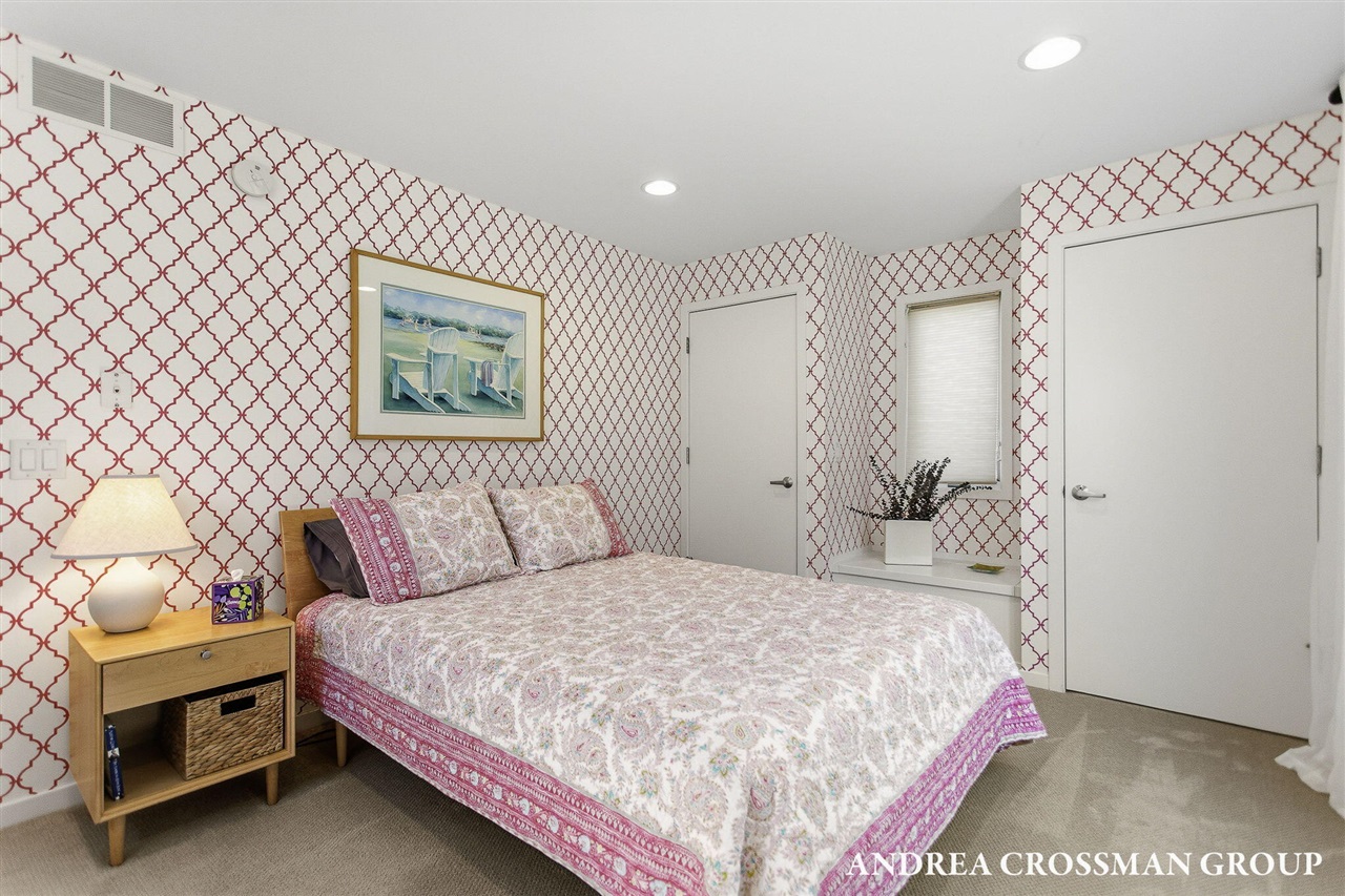 6129 Lakeshore Avenue, West Olive, MI, 49460-9186