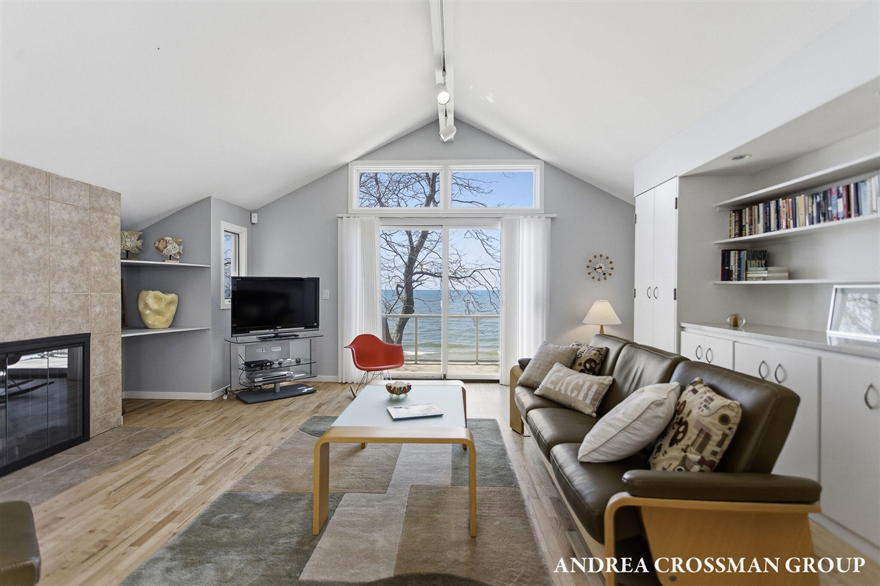 6129 Lakeshore Avenue, West Olive, MI, 49460-9186