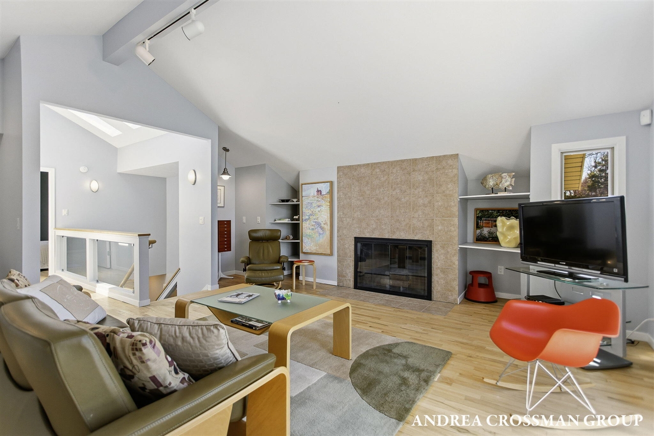 6129 Lakeshore Avenue, West Olive, MI, 49460-9186