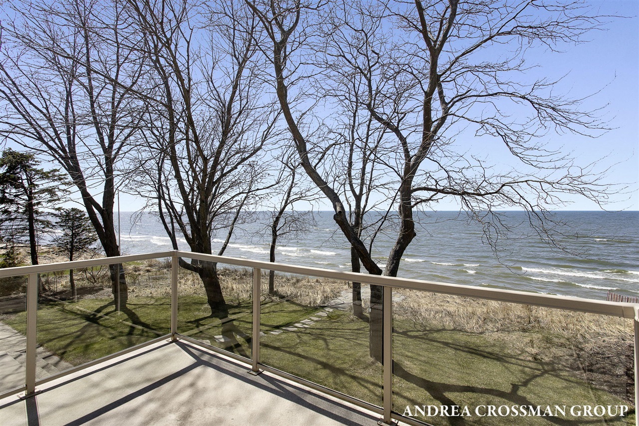 6129 Lakeshore Avenue, West Olive, MI, 49460-9186
