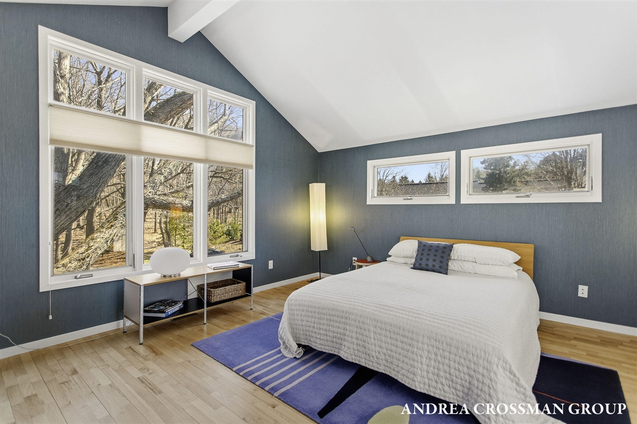 6129 Lakeshore Avenue, West Olive, MI, 49460-9186